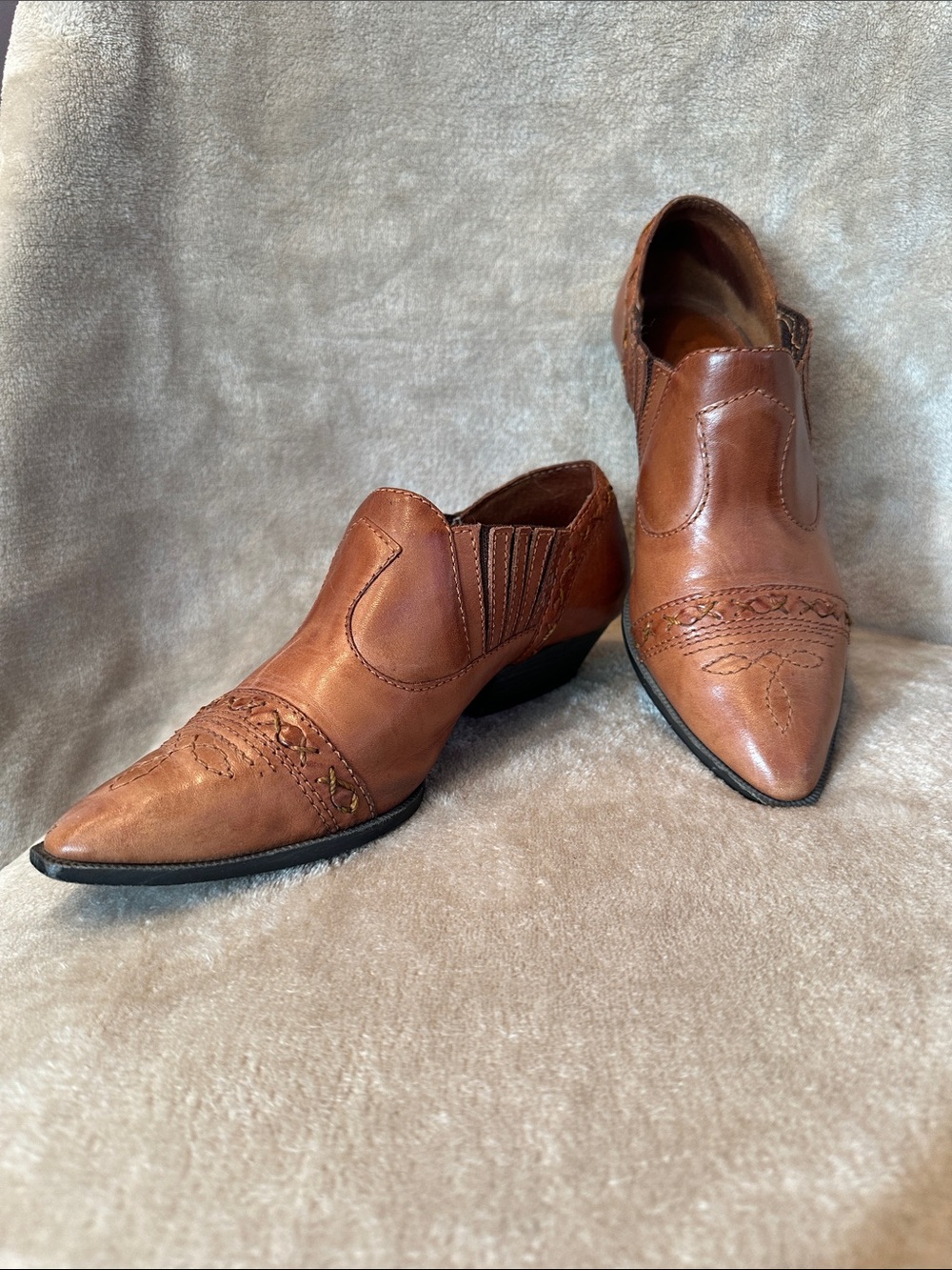 Dolcis Tan Brown Leather Pointed Toe Western Slip-On Low Heel Booties Size 6.5M